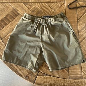 The A&F Saturday Short 7 inch